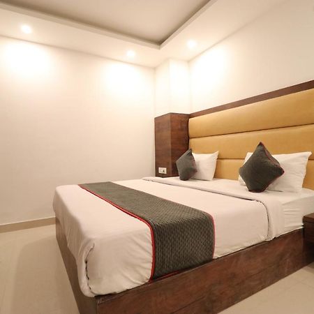 Family Hotel Tark Near Igi Airport Delhi New Delhi Eksteriør bilde