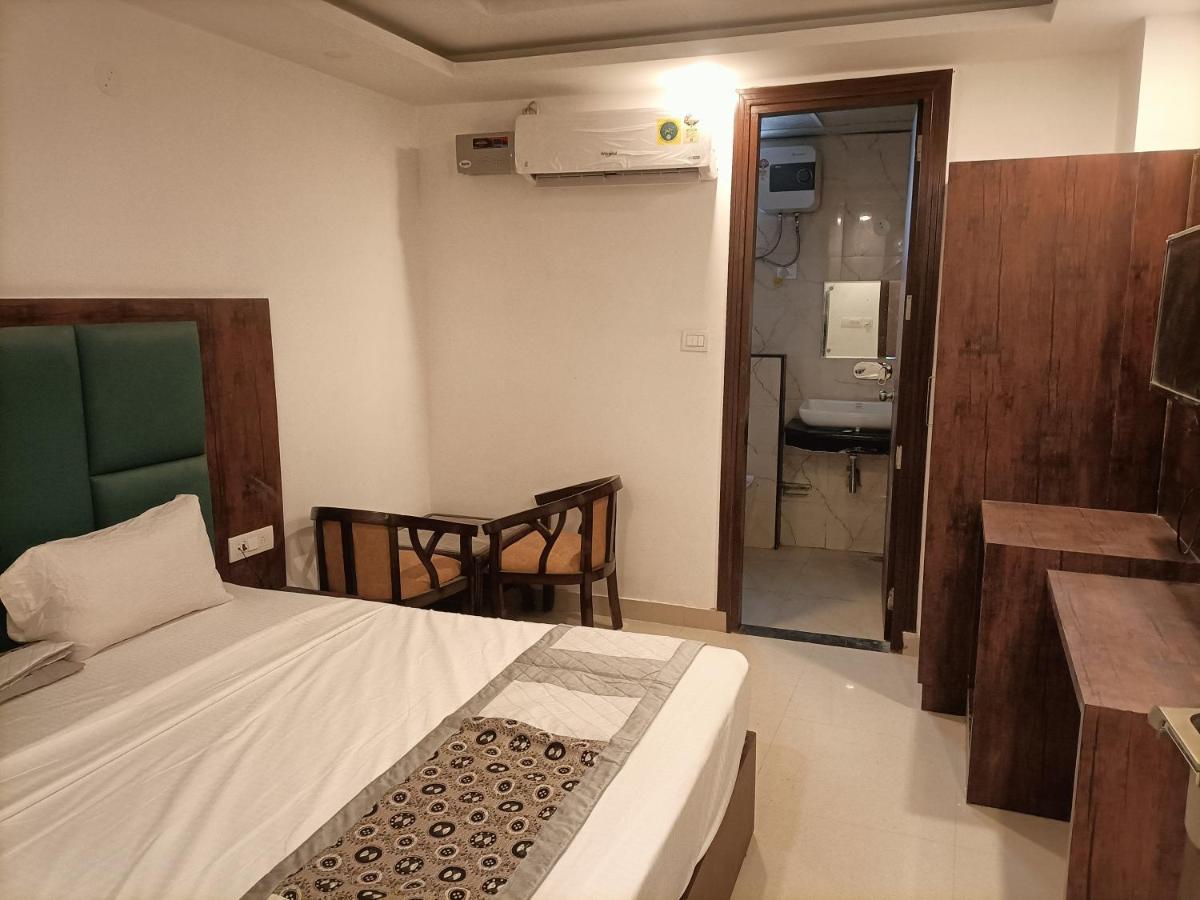 Family Hotel Tark Near Igi Airport Delhi New Delhi Eksteriør bilde