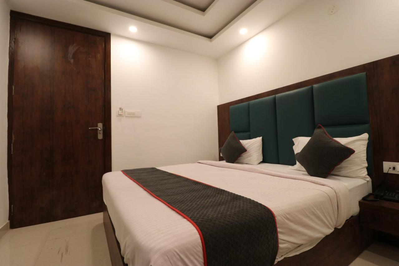 Family Hotel Tark Near Igi Airport Delhi New Delhi Eksteriør bilde