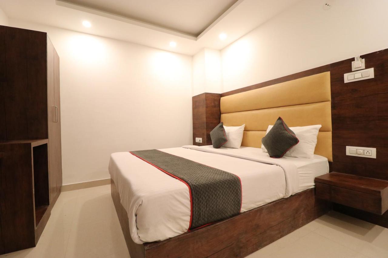 Family Hotel Tark Near Igi Airport Delhi New Delhi Eksteriør bilde