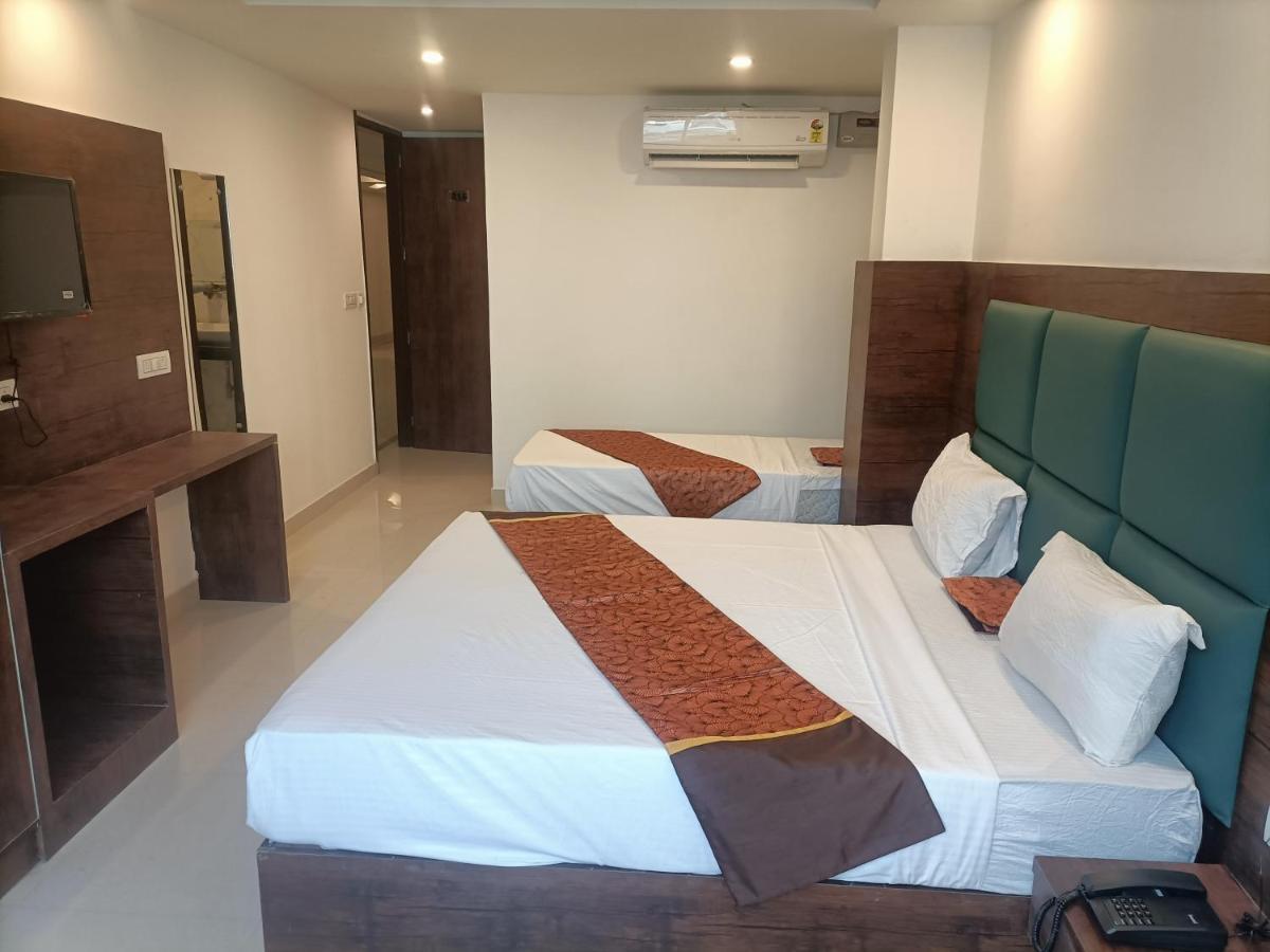 Family Hotel Tark Near Igi Airport Delhi New Delhi Eksteriør bilde